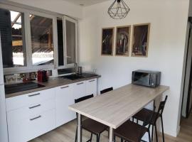 Studio entre lac de Monteynard et Gresse-en-Vercors，位于Monestier-de-Clermont的酒店