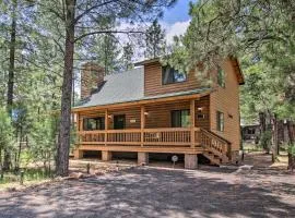 Charming Show Low Cabin with Fire Pit Near Hiking!