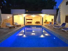 Seaside family friendly house with a swimming pool Brna - Vinacac, Korcula - 9266