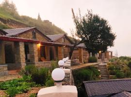Meraki Huts，位于Pauri的酒店