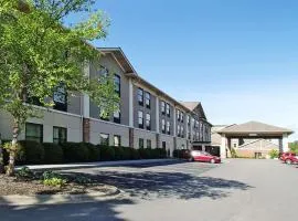 Quality Inn & Suites Boone - University Area