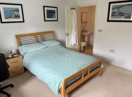 Peterborough, Hampton Vale Lakeside En-Suite Large Double bedroom with great modern facilities