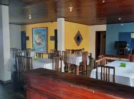 HOTEL TUBARÃO JR，位于卡马萨里的酒店