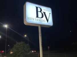 Hotel Bien Venido，位于Pearsall的酒店