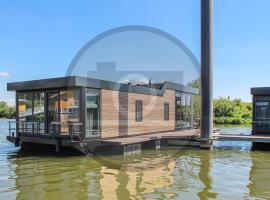 Beautiful Ship-boat In Oh Laak With 3 Bedrooms And Wifi，位于欧维恩拉克的船屋