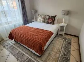 56 - Elegant 2 bed apartment next to Gautrain Centurion