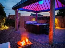 Lincoln Holiday Retreat Lodge with Private Hot Tub