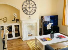 Superb and Comfortable 3BD Home in Dagenham，位于达格纳姆的酒店