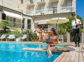 HOTEL TRIONFAL - Fronte Mare - Vicinissimi al Centro，位于米兰马瑞提那的酒店