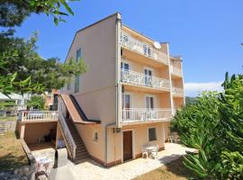 Apartments and rooms with parking space Orebic, Peljesac - 10191，位于奥瑞比克的酒店