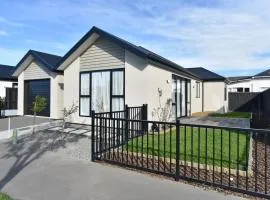 Thomas Townhouse - Christchurch Holiday Homes