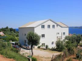 Apartments with a parking space Kuciste - Perna, Peljesac - 10161，位于库希斯特的公寓