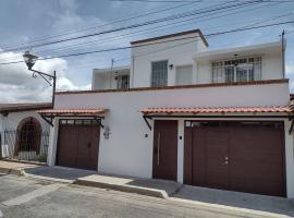 Hermosos departamentos en el centro de Coatepec Veracruz，位于科阿特佩克的酒店