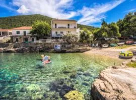 Apartments by the sea Cove Zarace - Gdinj, Hvar - 9675