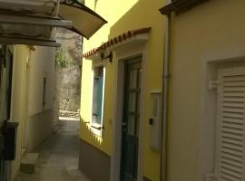 Holiday house with WiFi Susak, Losinj - 11911，位于苏萨克的酒店