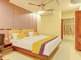 Itsy By Treebo - Sri Sai Grand Inn，位于维杰亚瓦达的酒店