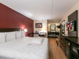 Red Roof Inn PLUS+ Pittsburgh South - Airport，位于匹兹堡的酒店