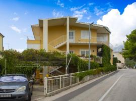 Apartments with parking space Podgora, Makarska - 12816，位于伯德古拉的酒店