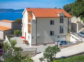 Apartments and rooms by the sea Brela, Makarska - 13118