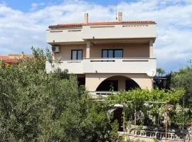 Apartments and rooms with parking space Krk - 13553