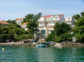 Apartments and rooms by the sea Lumbarda, Korcula - 13626，位于鲁巴达的酒店