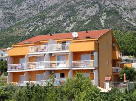 Apartments by the sea Gradac, Makarska - 13681，位于格拉达茨的酒店
