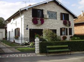 Rooms with a parking space Knezevi Vinogradi, Baranja - 15024，位于Kneževi Vinogradi的酒店