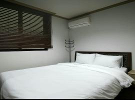 Queen Motel Andong，位于安东市的酒店