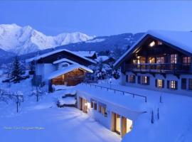 Chalet Le Ferme Combloux Rhone-Alps，位于孔布卢的酒店