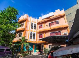 OYO 749 La Maria Pension And Tourist Inn Hotel，位于宿务Mandaue的酒店