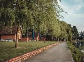 Laguna Club Lake Resort