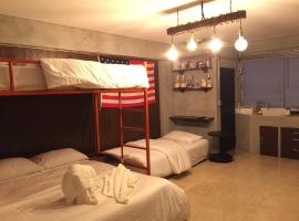 Renovated Loft Style Condo，位于曼谷的酒店
