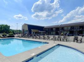 Travelodge by Wyndham Pigeon Forge Dollywood Lane，位于鸽子谷的酒店