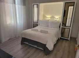 2 Chambres paisibles à La Trinité proche de Nice 15 mn, Monaco 20 mn et l'Italie 30 mn et aussi 2 Studios dans le même établissement