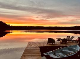 Viesuliškės Lakeside Glamping，位于Lakaja的豪华帐篷营地