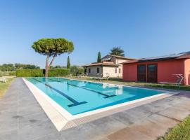 Gorgeous Home In Passignano Sul T With Outdoor Swimming Pool，位于特拉西梅诺湖畔帕西尼亚诺的酒店