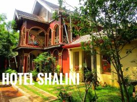 Hotel Shalini，位于阿努拉德普勒的高尔夫酒店