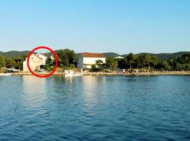 Apartments by the sea Loviste, Peljesac - 262，位于洛维什特的酒店