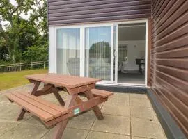 Harcombe House Bungalow 4