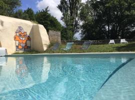 Les pieds dans l'eau: Gîte Gervanne - Plage privée，位于Blacons的酒店