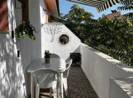 ART ATELIER GERI with a terrace, free parking & wi-fi，位于布拉戈耶夫格勒的低价酒店