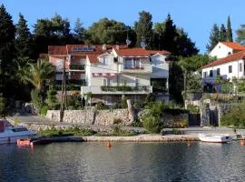 Apartments by the sea Vrboska (Hvar) - 541