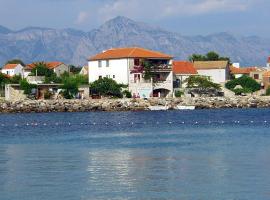 Apartments by the sea Sucuraj, Hvar - 566，位于苏库拉伊的酒店