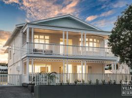 The Village Reserve Boutique Accomodation，位于奥克兰的酒店