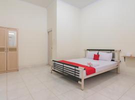 RedDoorz Syariah near Tugu Pandanwangi Cianjur，位于Cibulakan的酒店