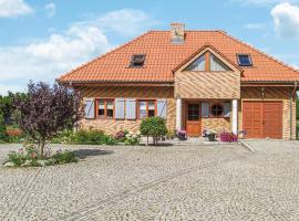 3 Bedroom Awesome Home In Gardna Wielka，位于Gardna Wielka的酒店