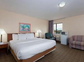 Norwood Inn & Suites Indianapolis East Post Drive，位于印第安纳波利斯的酒店