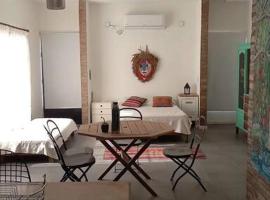 Casita loft con encanto，位于罗尔丹的酒店