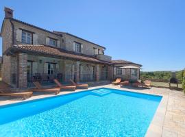 Villa Olivetta by Istrian Country Houses，位于Barat的酒店