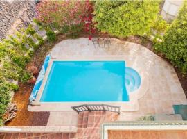 Private pool 'Villa Vibe Tenerife' sunset & ocean view，位于夏约法的度假屋